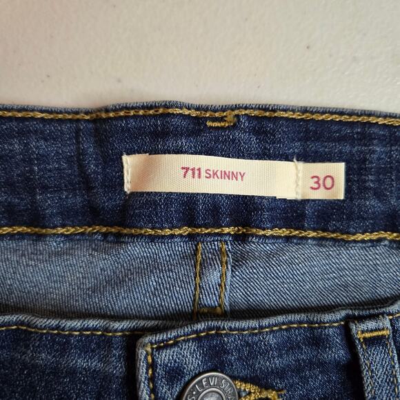 NWT Levi's Mid Rise 711 Skinny Fit Jeans in Little Secret Women's Size 30 - Picture 9 of 9